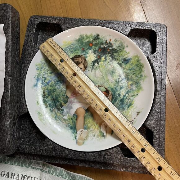 Limoges-Turgot Marie-Ange Collectible Plate by Paul Durand Vintage 1978 - Picture 6 of 7